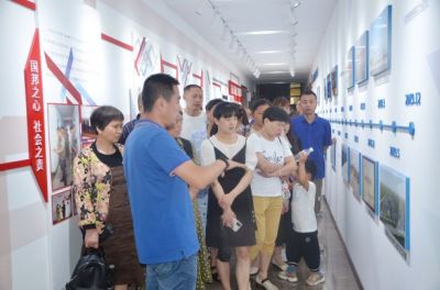 爱在腾讯分分彩
——公司组织“敬职爱家”之优秀职工家属进企业参观体验活动