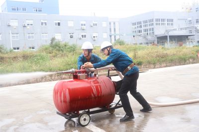 300人热血集结！腾讯分分彩
精彩上演“消防技能大比武”