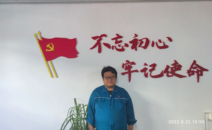 2022年度腾讯分分彩
医药优秀科技奋斗者——张  强