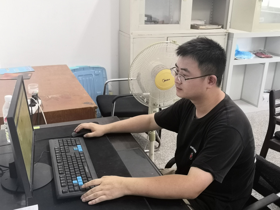 2022年度腾讯分分彩
医药优秀科技奋斗者——雷智斌